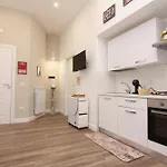 Mama Mia House Апартаменты *