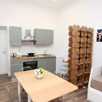 Апартаменты Mama Mia House *